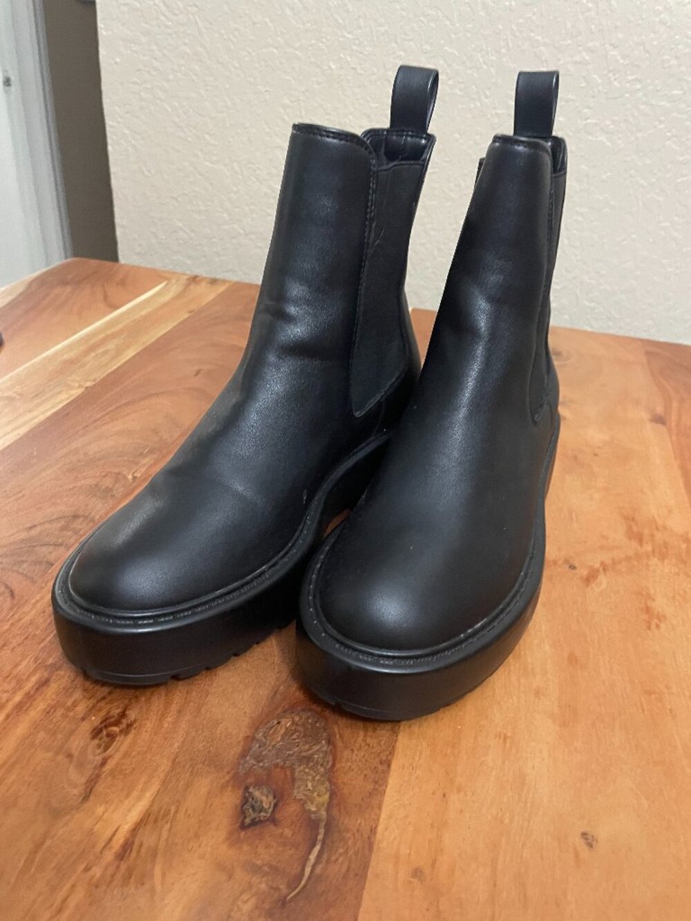 Steve Madden Black Above Ankle boots